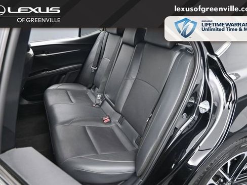 Used 2025 Toyota Camry XLE FWD image 25