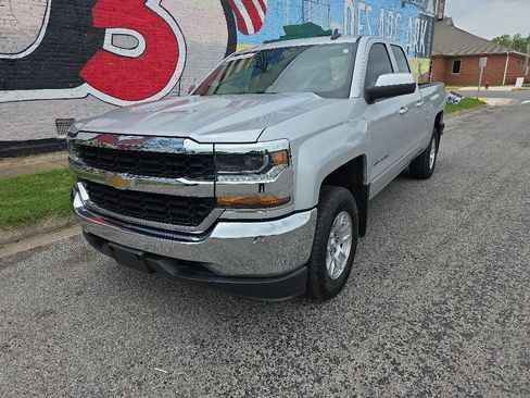 Used 2018 Chevrolet Silverado 1500 LT AWD/4WD image 50