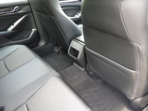 Used 2019 Honda Accord Sport image 19