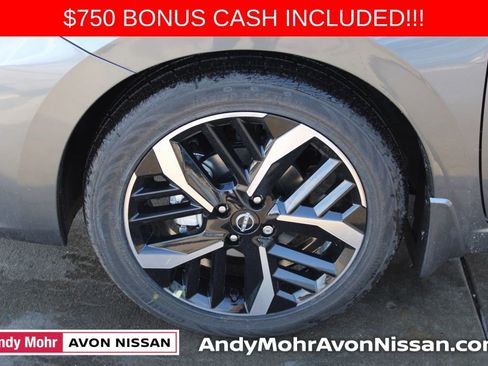 New 2025 Nissan Versa SR w/ Trunk Package image 6