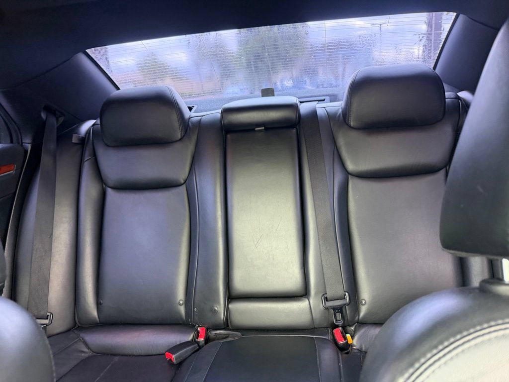 Used 2013 Chrysler 300 RWD image 29