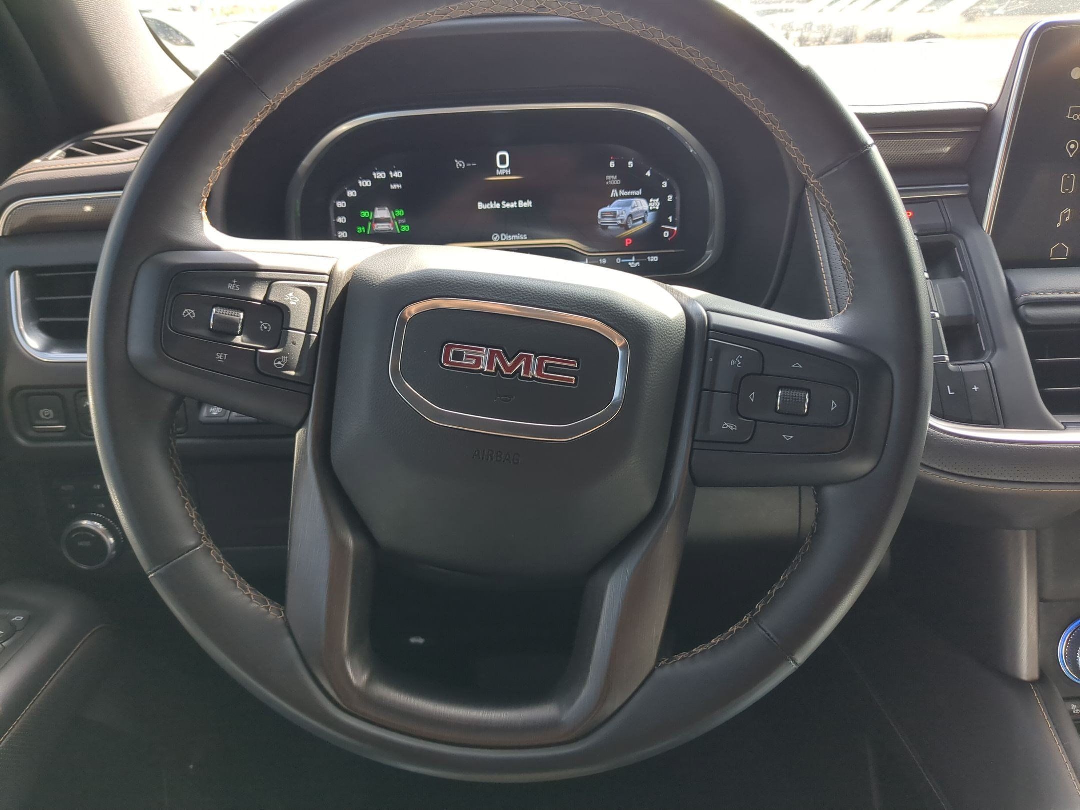 Used 2023 GMC Yukon AT4 w/ Technology Package AWD/4WD image 16