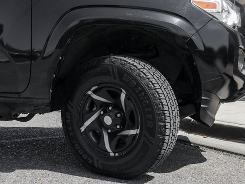 Used 2021 Toyota Tacoma SR AWD/4WD image 13