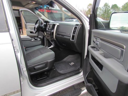 Used 2018 RAM 3500 Lone Star image 17