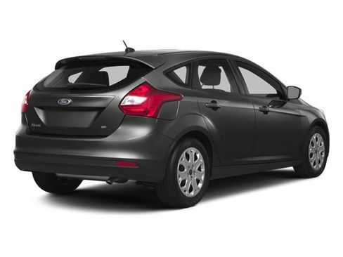 Used 2014 Ford Focus SE FWD image 2