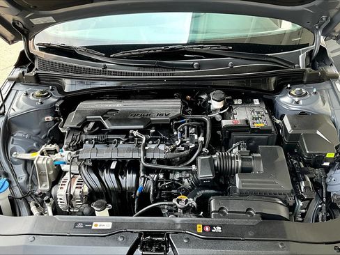 Used 2025 Hyundai Elantra Sport FWD image 28