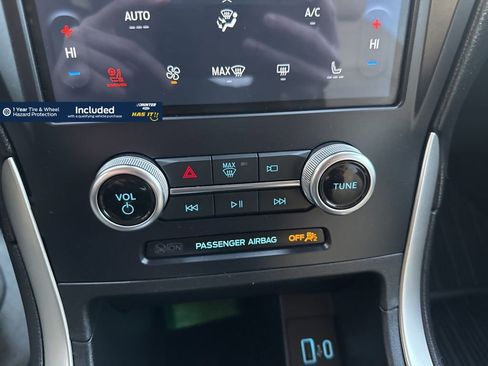 Used 2024 Ford Edge SEL w/ Convenience Package image 13