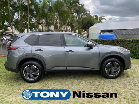 Used 2024 Nissan Rogue SV FWD image 26