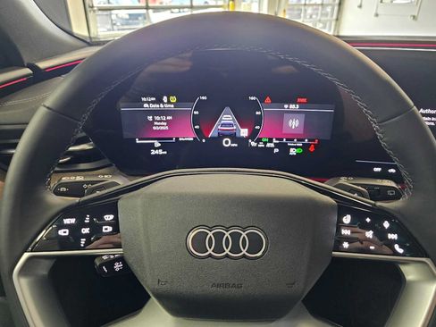 Used 2025 Audi Q5 Premium Plus AWD/4WD image 24