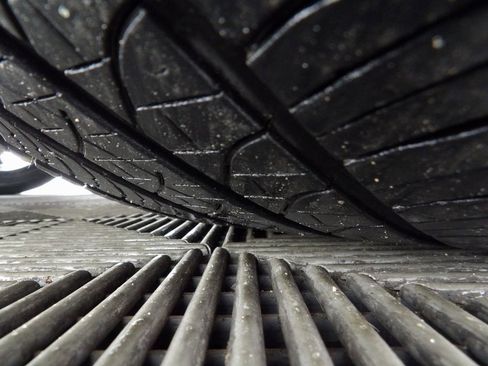 Used 2024 Land Rover Discovery Dynamic SE image 7