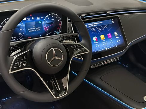 New 2026 Mercedes-Benz E 350 4MATIC Sedan image 25