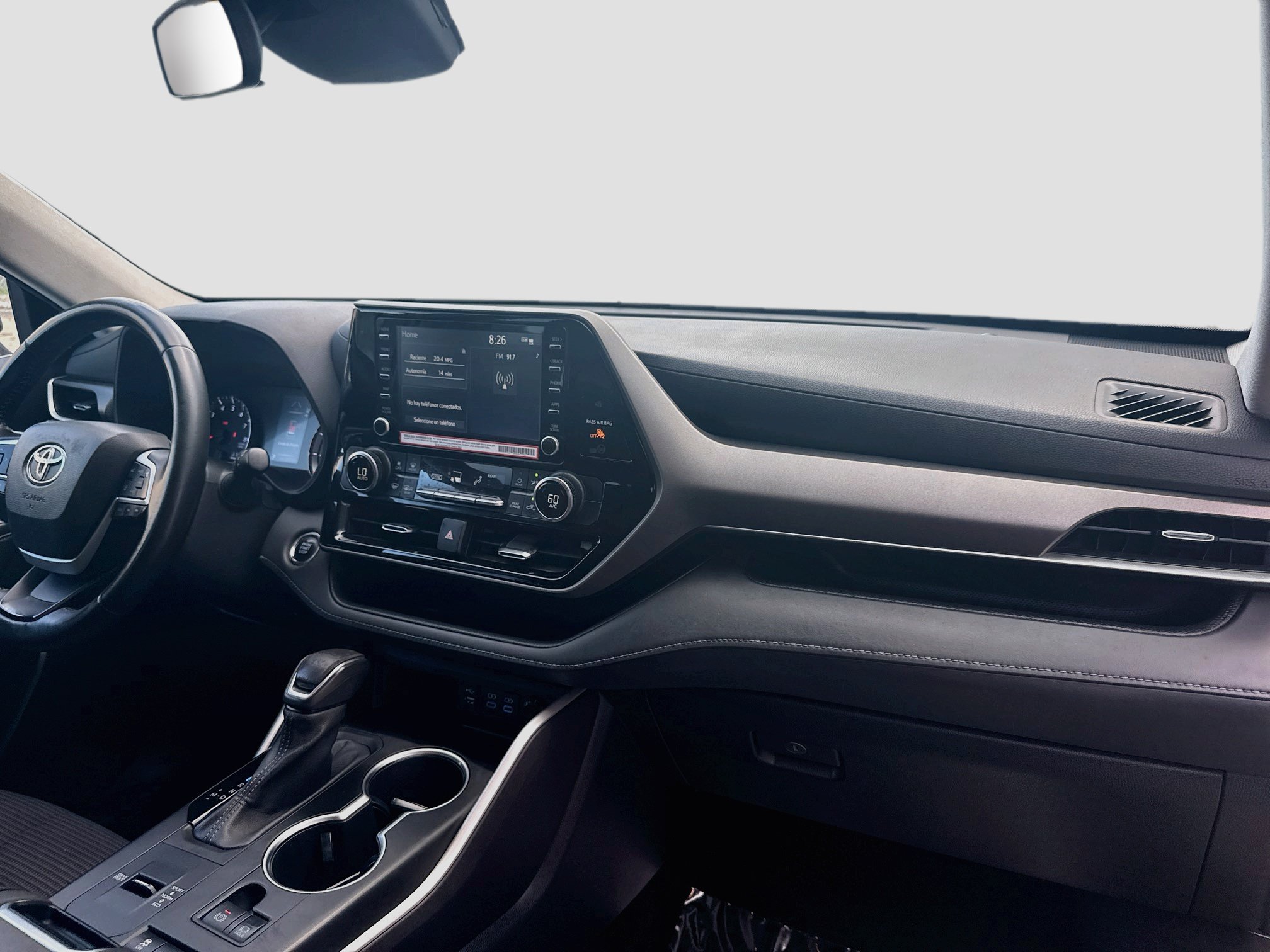 Used 2022 Toyota Highlander LE FWD image 32