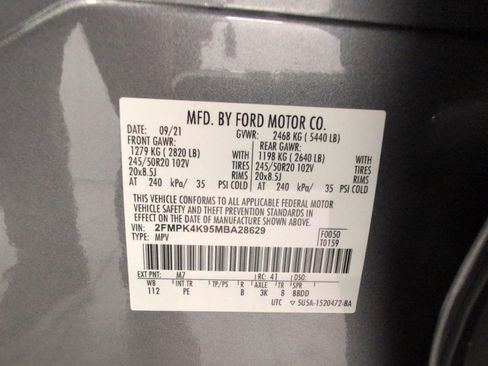 Used 2021 Ford Edge Titanium w/ Equipment Group 301A AWD/4WD image 28