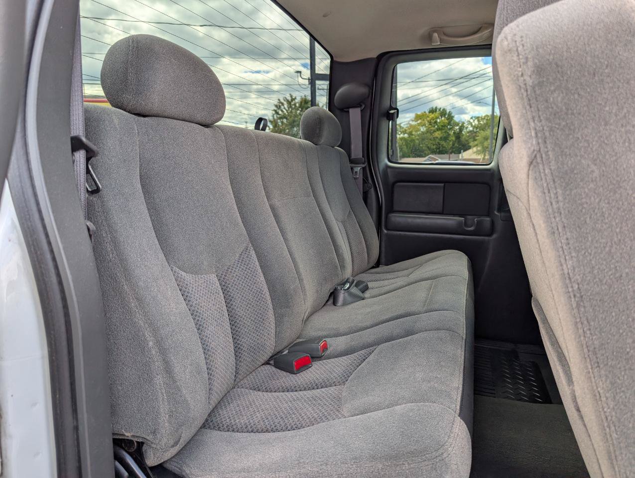 Used 2004 Chevrolet Silverado 2500 LS w/ Skid Plate Package AWD/4WD image 20