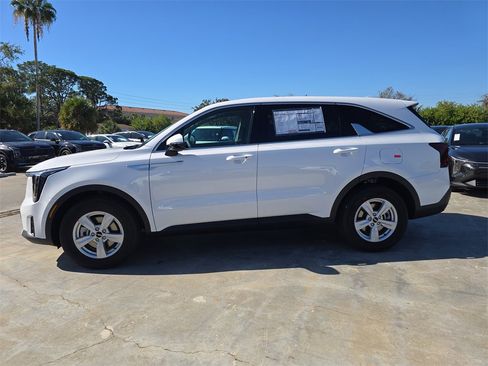 New 2026 Kia Sorento LX image 5