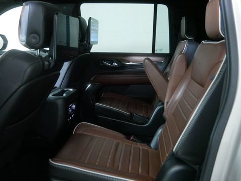 Used 2023 GMC Yukon XL Denali Ultimate AWD/4WD image 20