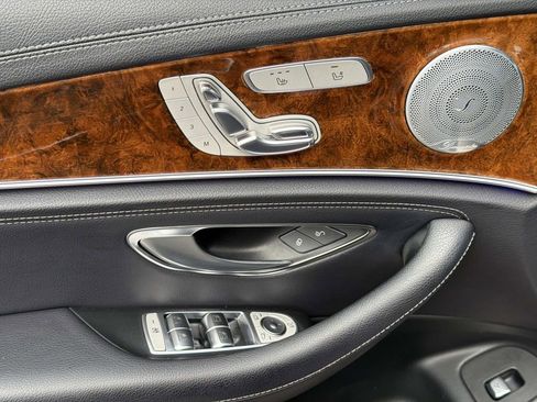 Used 2019 Mercedes-Benz E 300 image 20