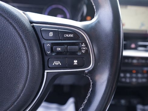 Used 2022 Kia Niro EX FWD image 18