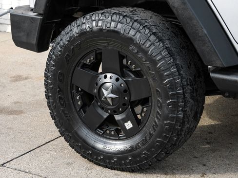 Used 2011 Jeep Wrangler Unlimited Sport image 50