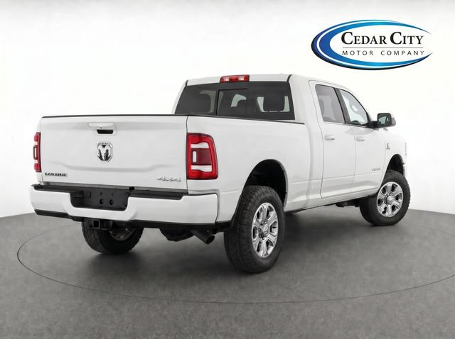 Used 2022 RAM 3500 Laramie AWD/4WD image 3