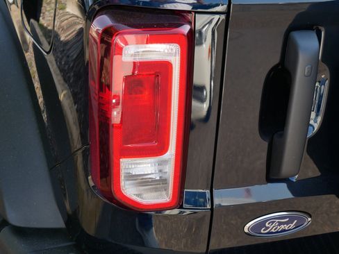 Certified 2021 Ford Bronco Black Diamond image 17