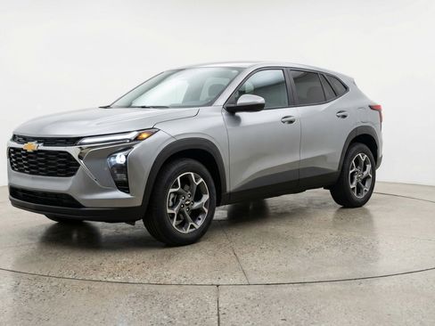 Used 2025 Chevrolet Trax LT image 3