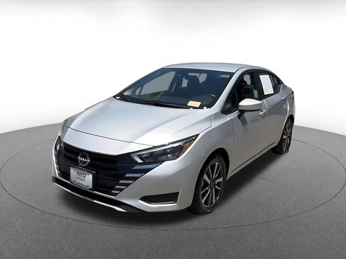 Used 2025 Nissan Versa SV FWD image 7