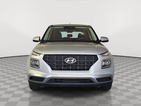 Used 2023 Hyundai Venue SE FWD image 3