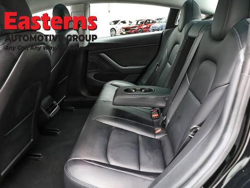 Used 2019 Tesla Model 3 Standard Range Plus image 19