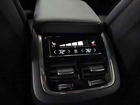 Certified 2023 Volvo XC60 B6 Ultimate w/ Climate Package image 38