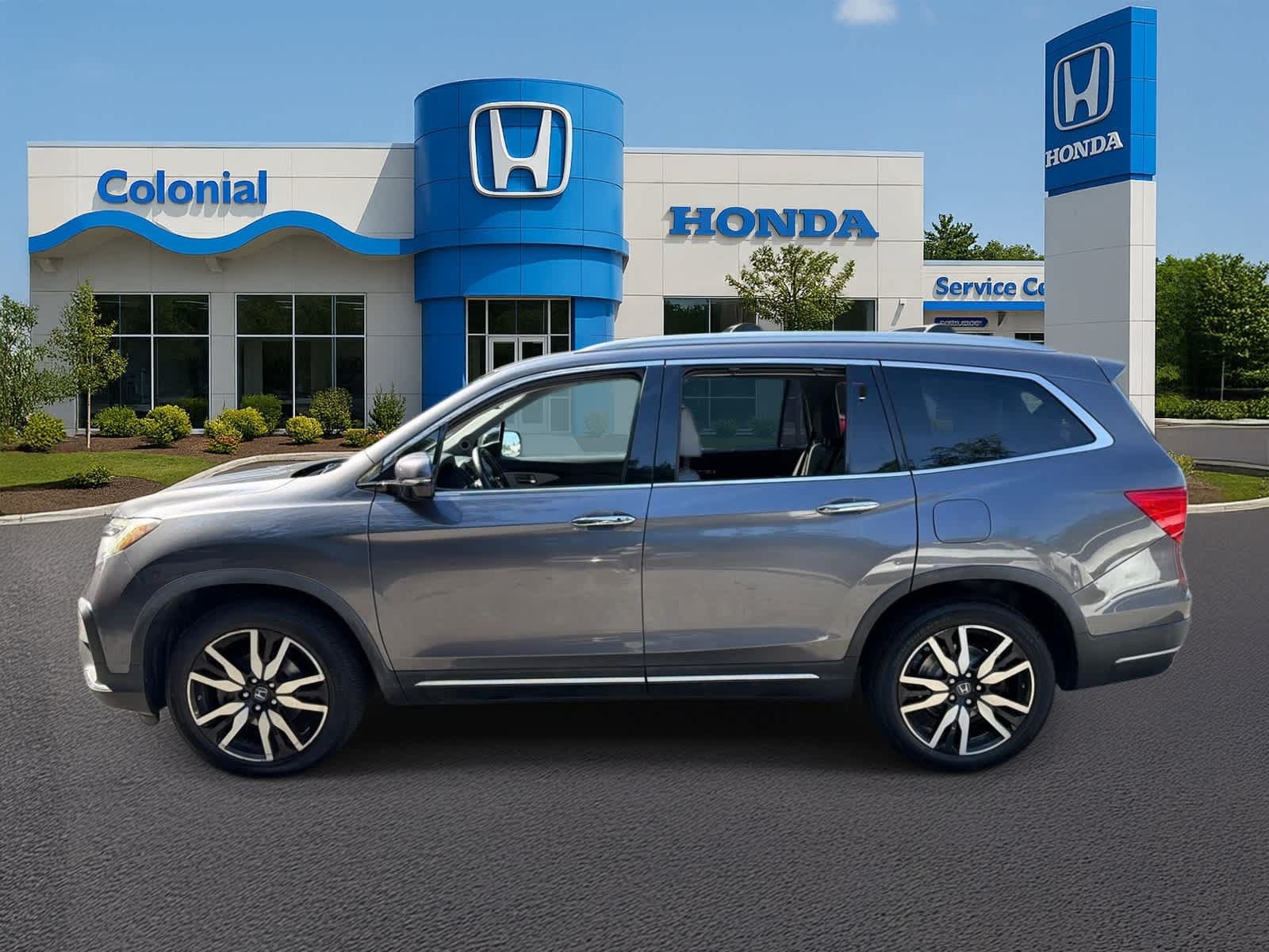 Used 2019 Honda Pilot Touring image 3