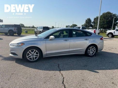 Used 2016 Ford Fusion SE FWD image 7