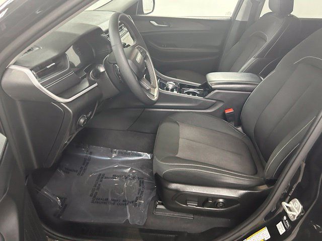 Used 2023 Jeep Grand Cherokee L Laredo w/ Luxury Tech Group I AWD/4WD image 12