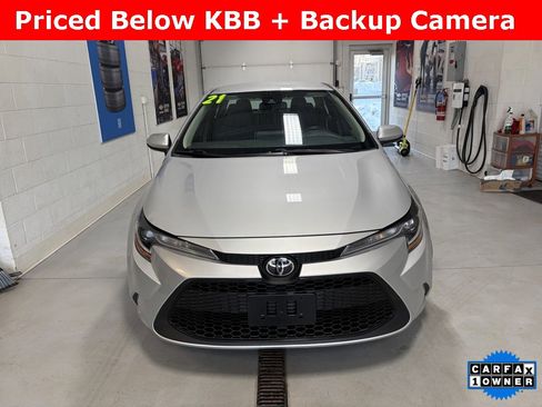 Used 2021 Toyota Corolla LE image 2