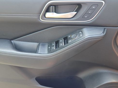 Used 2023 Nissan Rogue Platinum w/ Platinum Premium Package FWD image 28