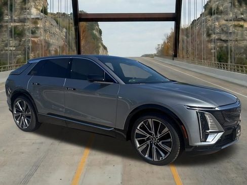 New 2026 Cadillac Lyriq Signature Luxury w/ Nappa Leather Package AWD/4WD image 1