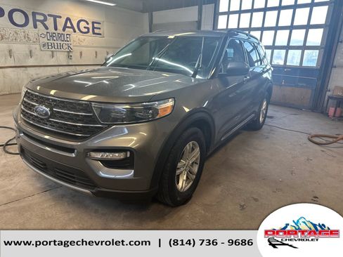 Used 2024 Ford Explorer XLT w/ Equipment Group 202A RWD image 1