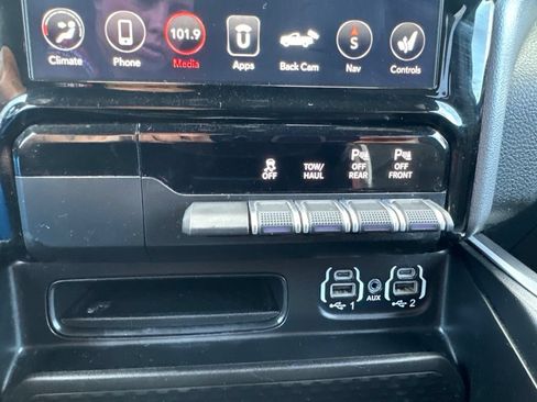 Used 2021 RAM 1500 Big Horn AWD/4WD image 28