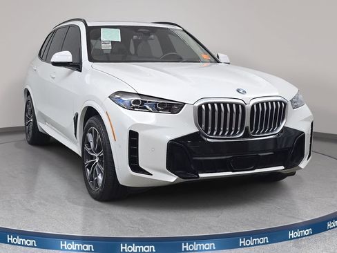 Used 2024 BMW X5 xDrive40i w/ M Sport Package AWD/4WD image 3