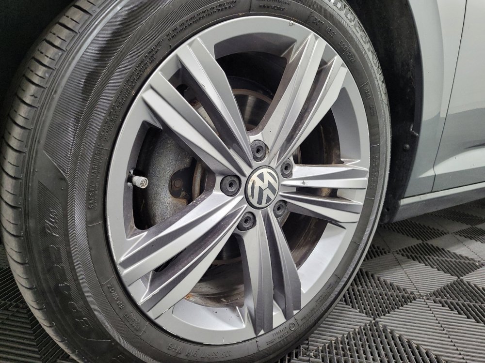 Used 2019 Volkswagen Jetta R-Line FWD image 31