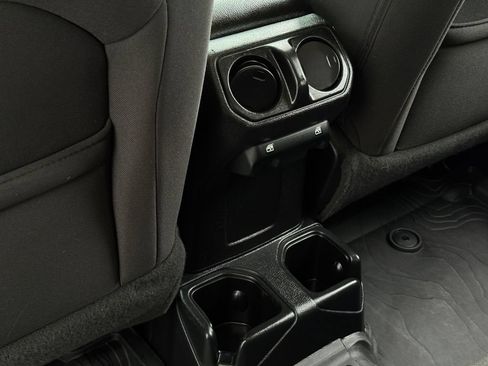 Used 2020 Jeep Wrangler Unlimited Sport AWD/4WD image 29