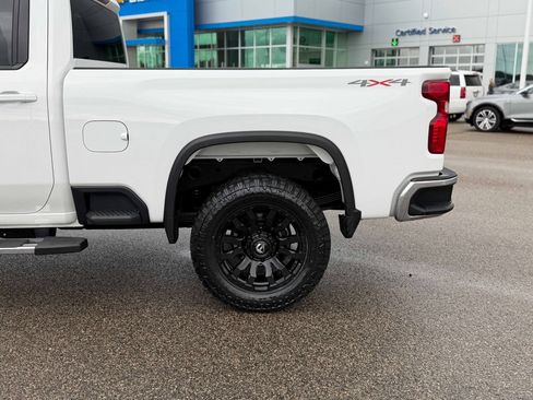 Used 2025 Chevrolet Silverado 2500 LT w/ Convenience Package AWD/4WD image 12