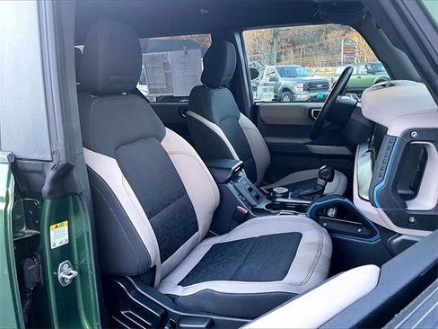 Used 2023 Ford Bronco Wildtrak image 7