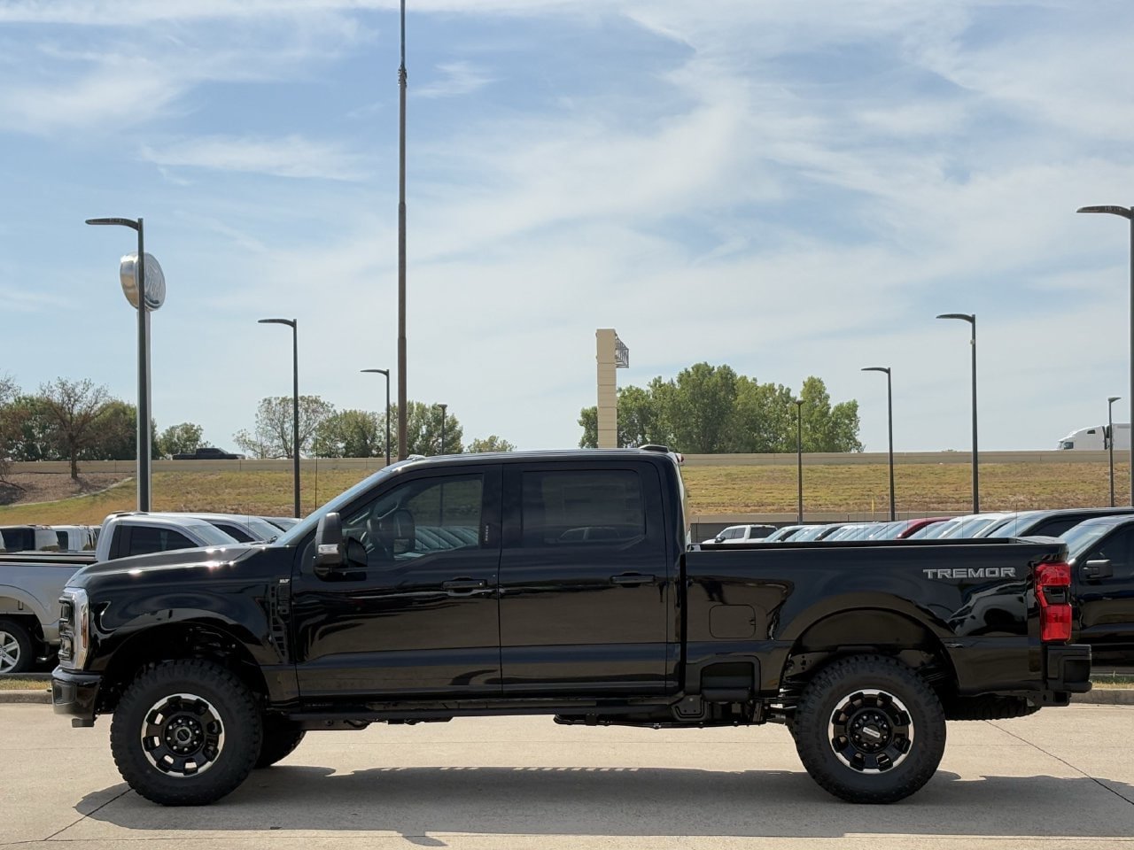New 2027 Ford F250 XLT w/ XLT Premium Package AWD/4WD image 3