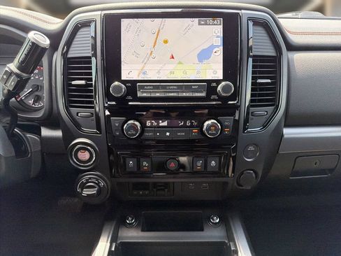 Used 2021 Nissan Titan PRO-4X w/ Pro-4x Convenience Package AWD/4WD image 17