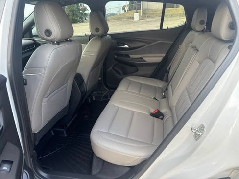 Used 2025 Buick Envista Avenir FWD image 12