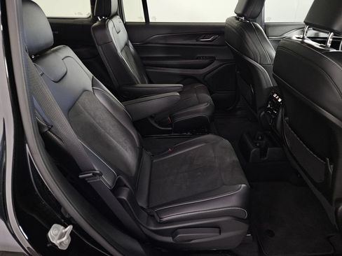 Used 2025 Jeep Grand Cherokee L Altitude RWD image 27
