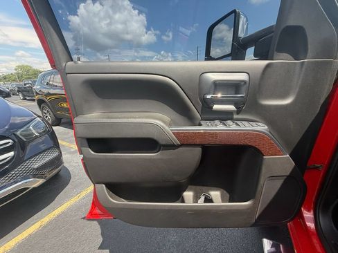 Used 2018 GMC Sierra 3500 SLE w/ SLE Preferred Package AWD/4WD image 11