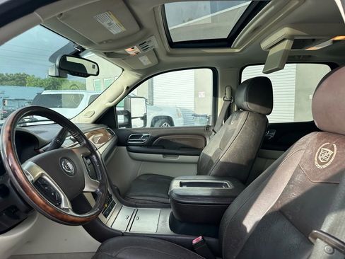 Used 2008 Cadillac Escalade ESV AWD image 7