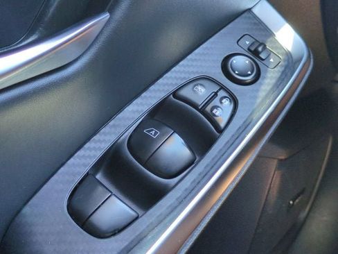 Used 2023 Nissan Sentra SR w/ SR Premium Package FWD image 23